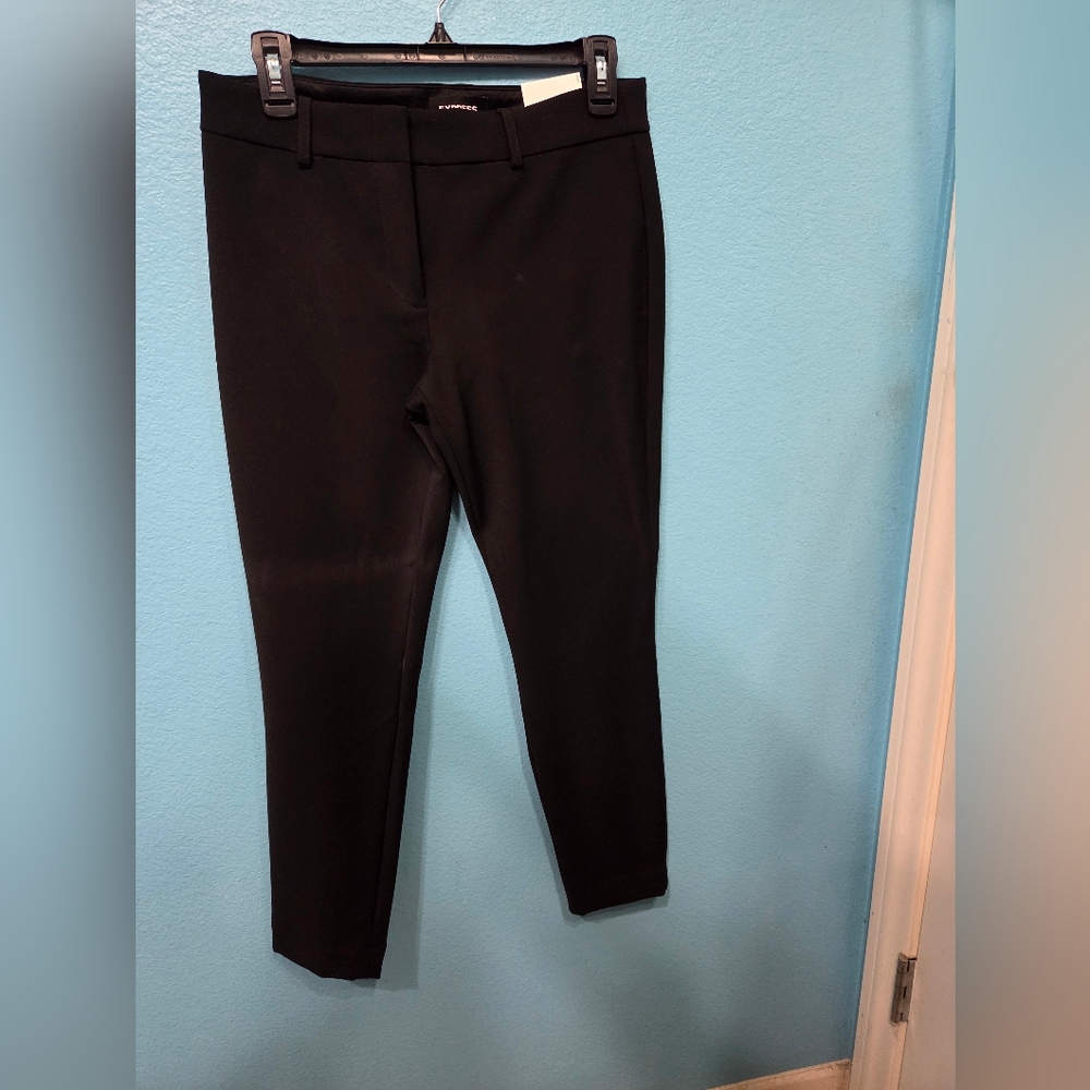 Express Black Skinny Pants for a Sleek Look